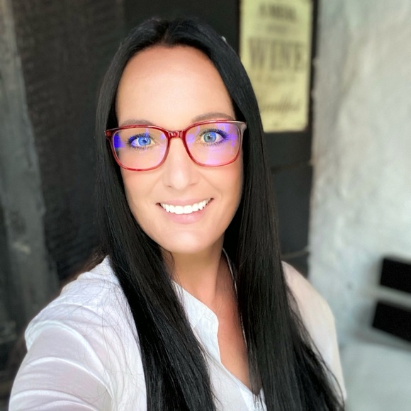 Meet your Posher, Sheila - Picture 2 of 2